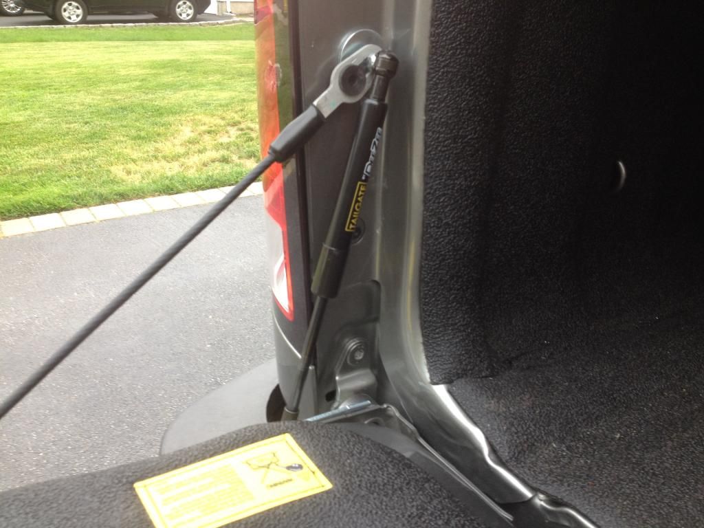 Question ezlift locking tailgate question Diesel Place