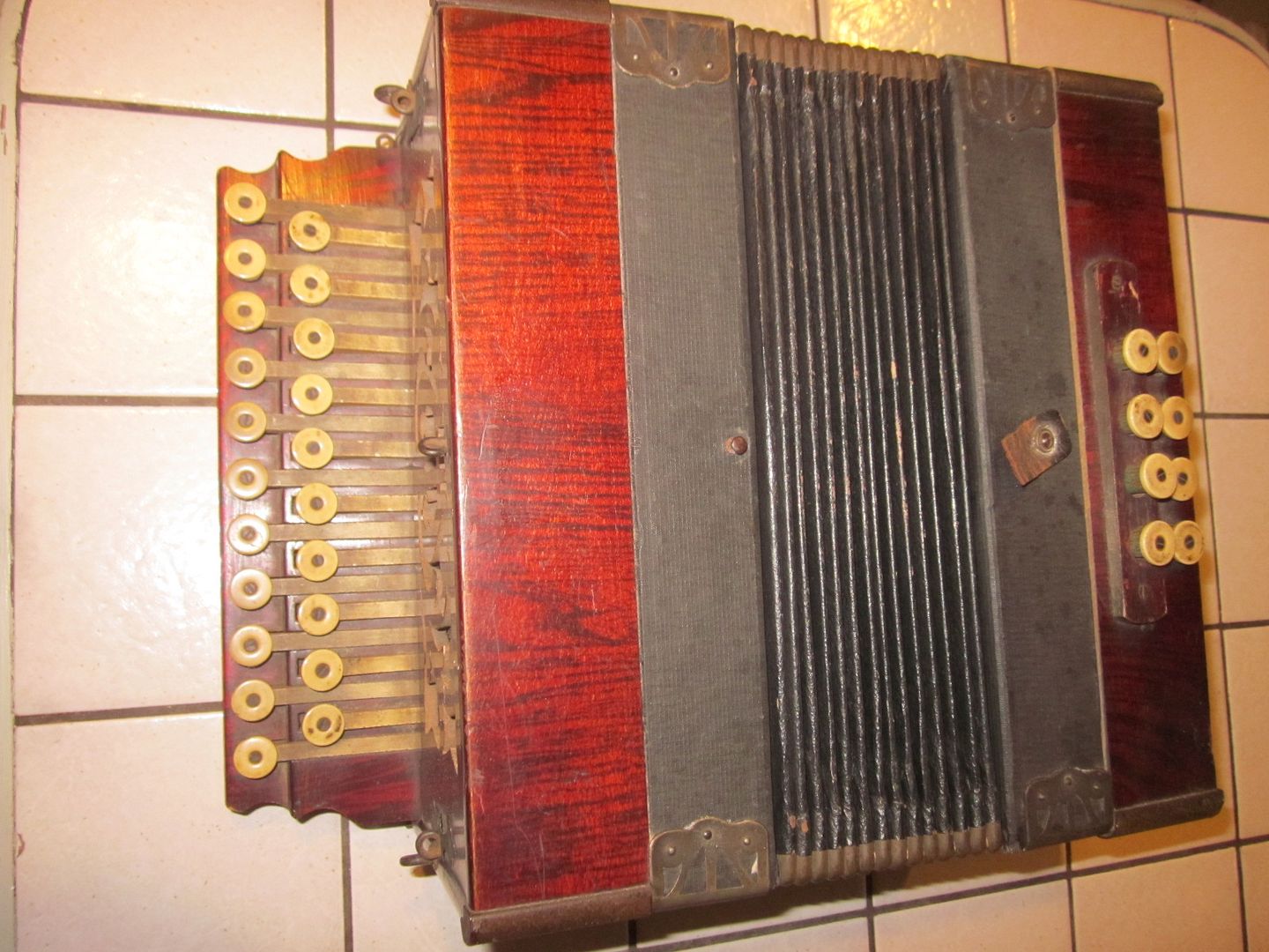 Antique German 21 Key Steel Reed SCHUTZ MARKE Concertina/Accordion